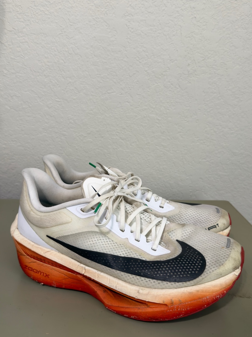Nike Men’s White Black Swoosh Orange Gradient ZoomX Sneakers Sz 11